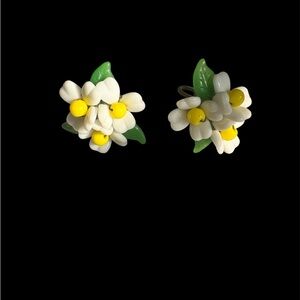 Vintage Milk Glass daisy flower Clip-On Earrings